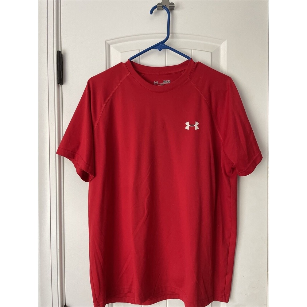 UNDER ARMOUR T-Shirt Men's M Red Loose Fit Heat Gear Short Sleeve Crew Polyester